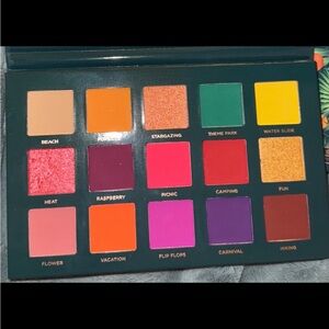 Ace Beautē Nostalgia Palette Vibrant Eyeshadow Palette